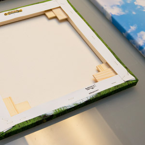 Stretching a mirrored canvas